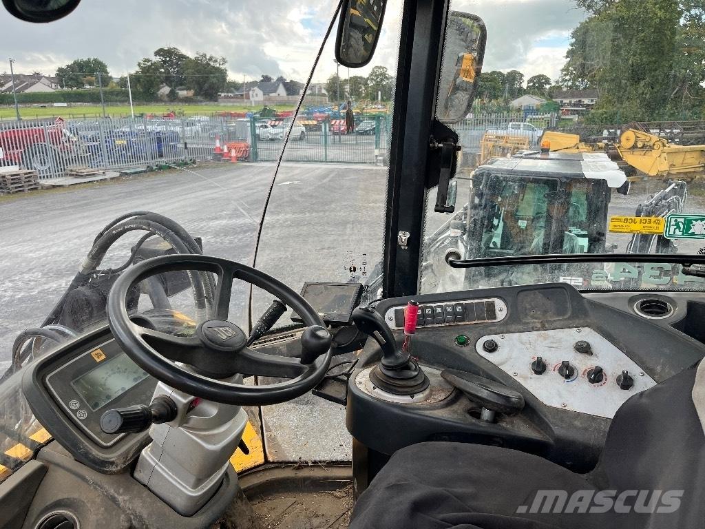 JCB 434s Poljoprivredni teleskopski utovarivači