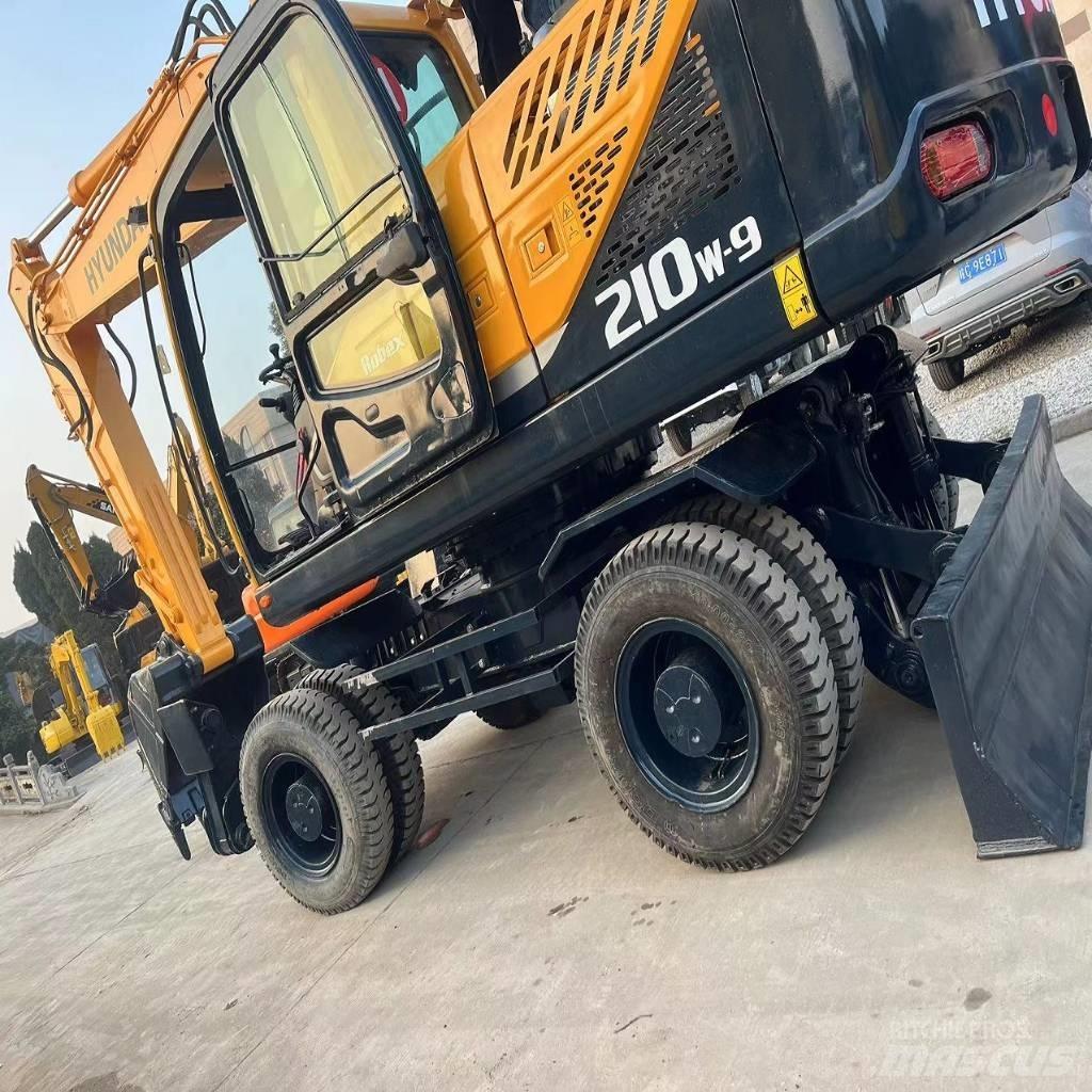 Hyundai R210W-9 Bageri na kotačima