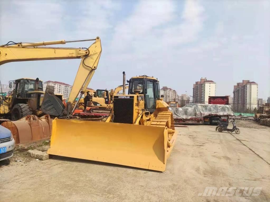 CAT D 6 M Buldožeri gusjeničari