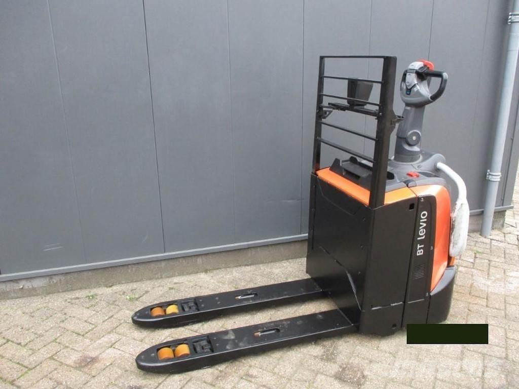 Toyota LPE 200 Nisko podizni električni viličar sa platformu