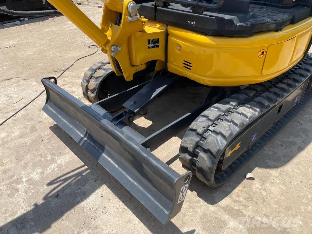 Komatsu PC 20 MR Mini bageri <7t