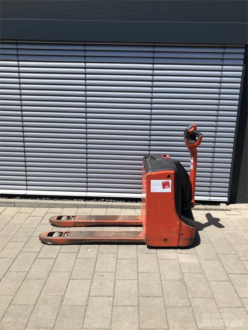 Linde T16 Nisko podizni električni viličar