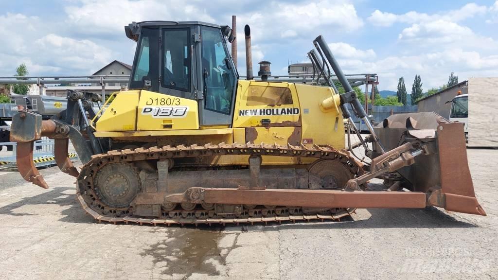 New Holland D 180 Buldožeri gusjeničari