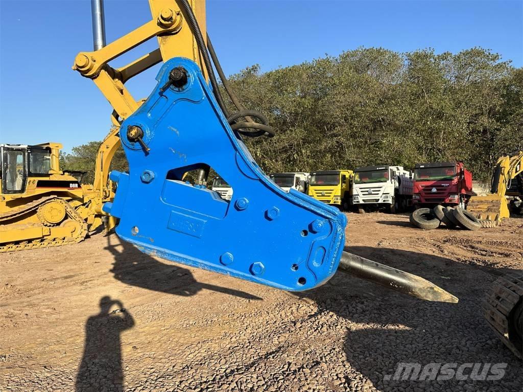 CAT 320 D L Bageri gusjeničari