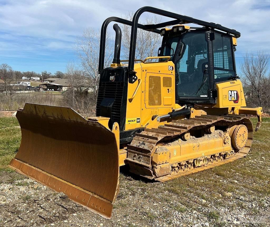CAT D 4 Buldožeri gusjeničari