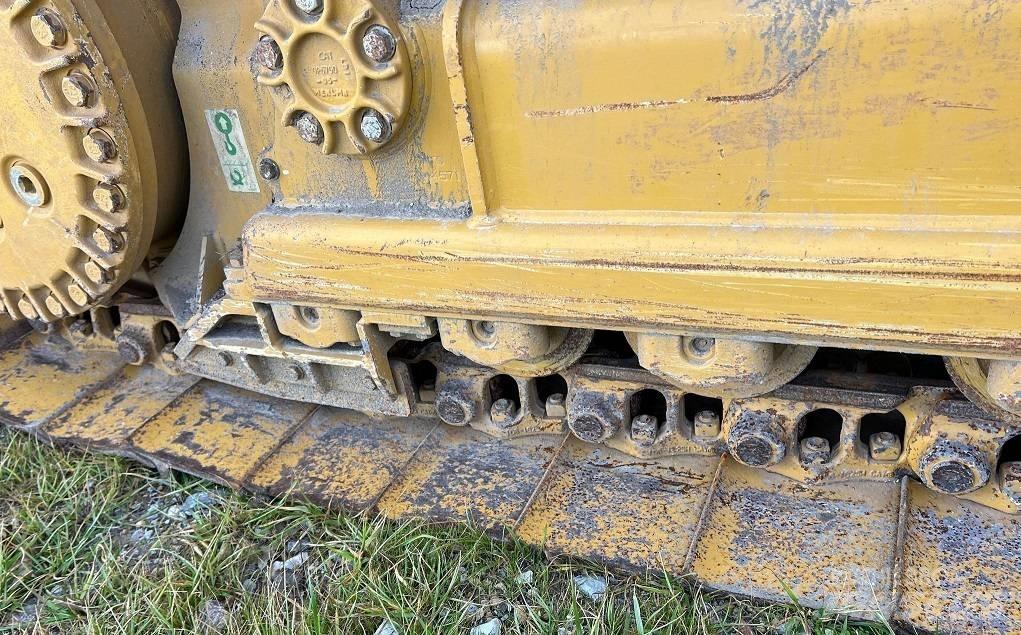 CAT D 4 Buldožeri gusjeničari