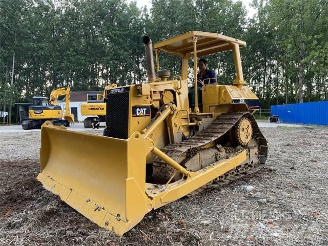 CAT D5H Buldožeri gusjeničari