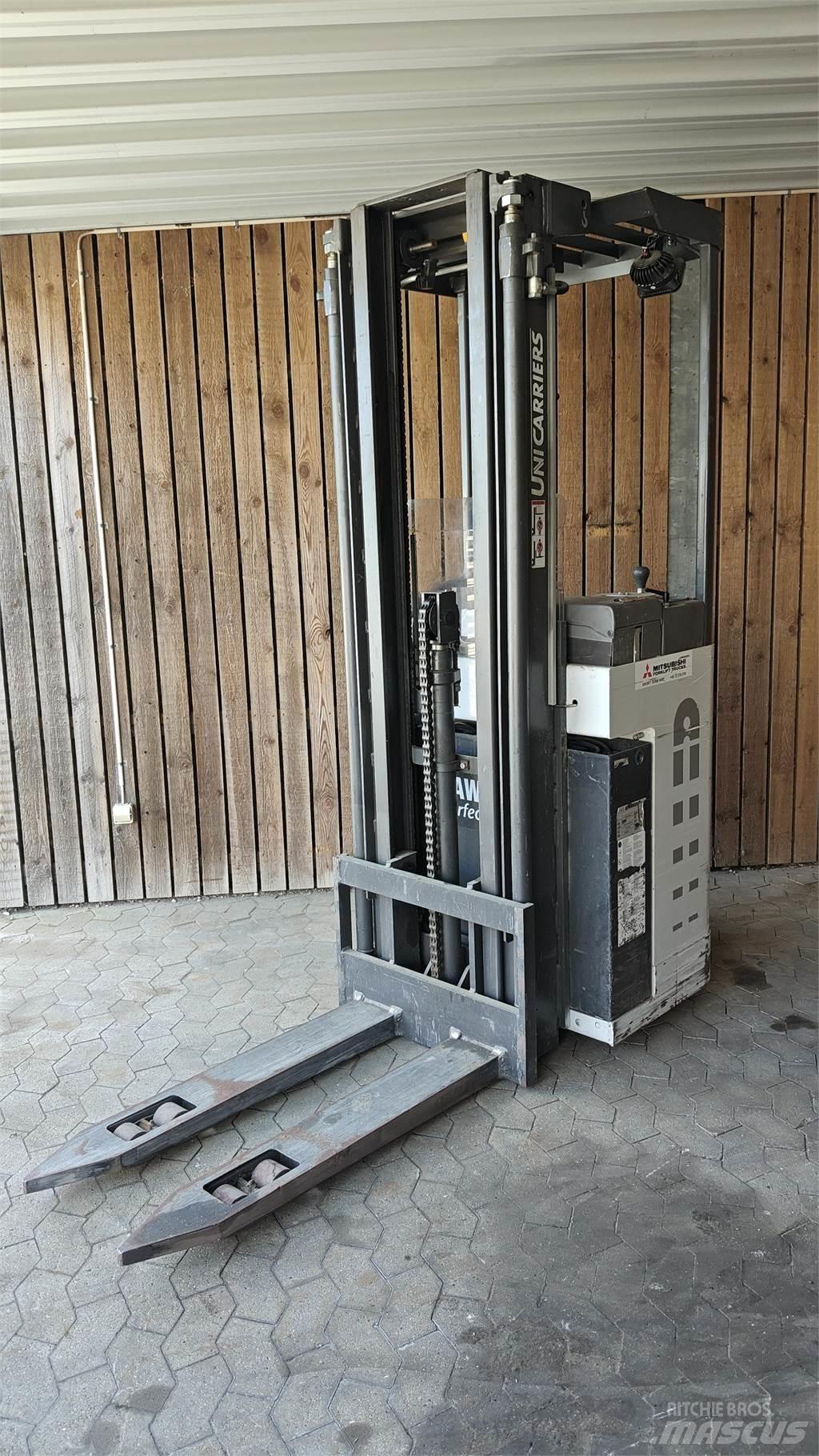 Atlet AJN160 Nisko podizni električni viličar sa platformu