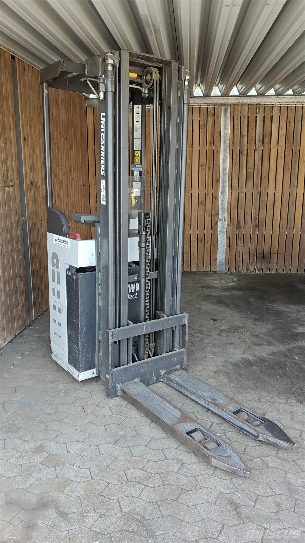 Atlet AJN160 Nisko podizni električni viličar sa platformu