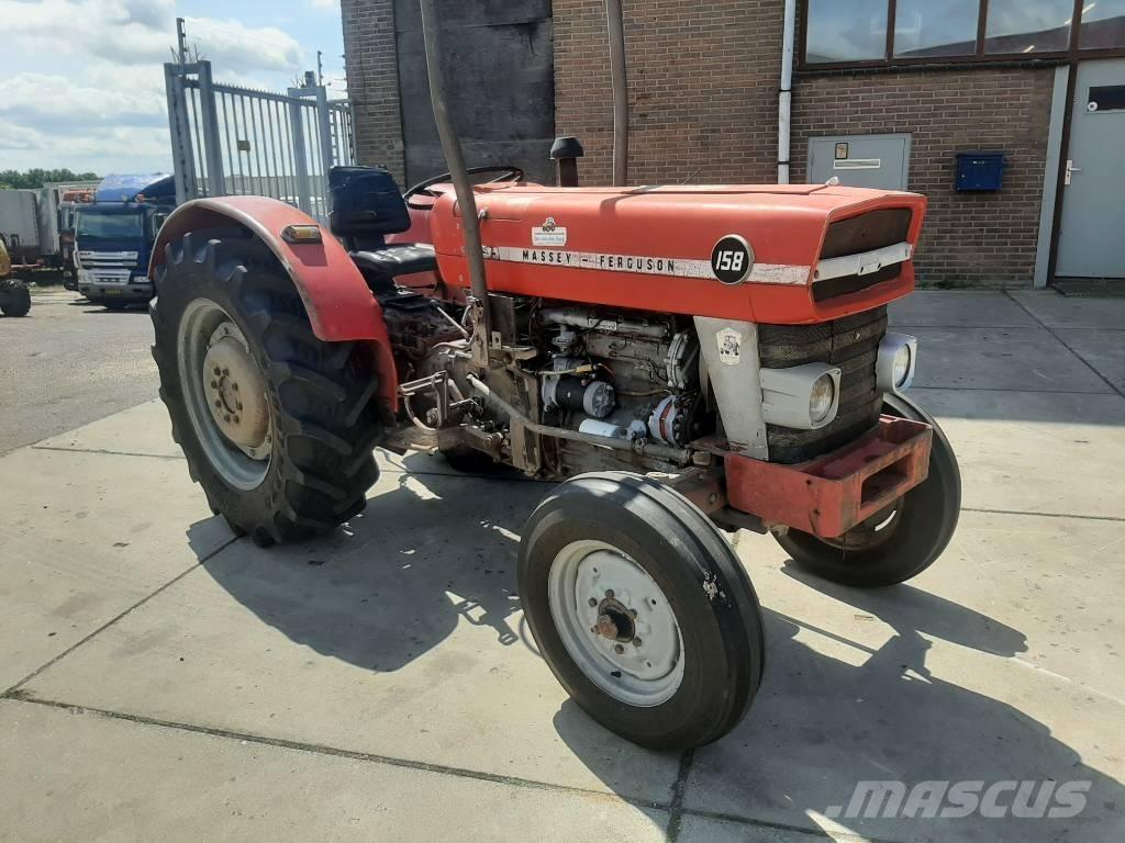 Massey Ferguson 158 Traktori