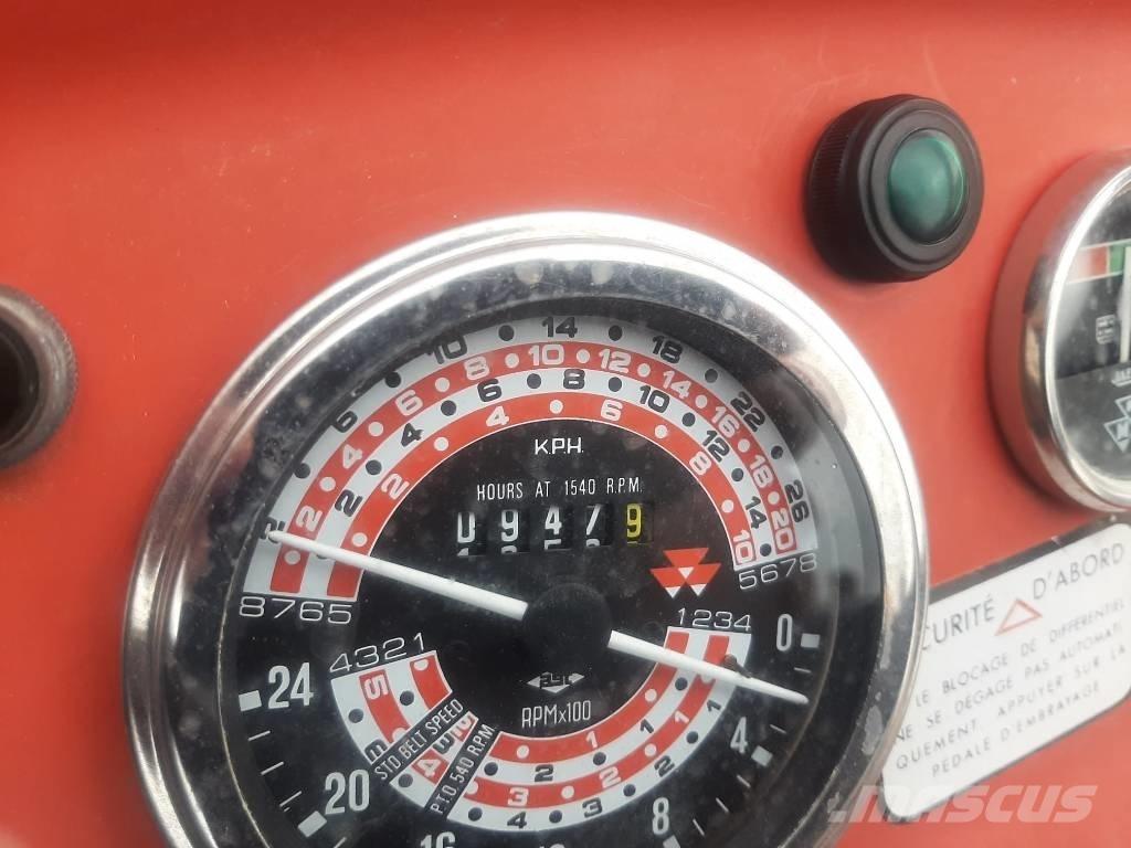 Massey Ferguson 158 Traktori