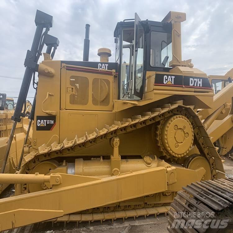 CAT D7H Buldožeri gusjeničari