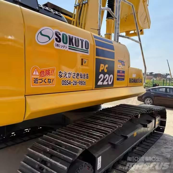 Komatsu PC220-8 Bageri gusjeničari