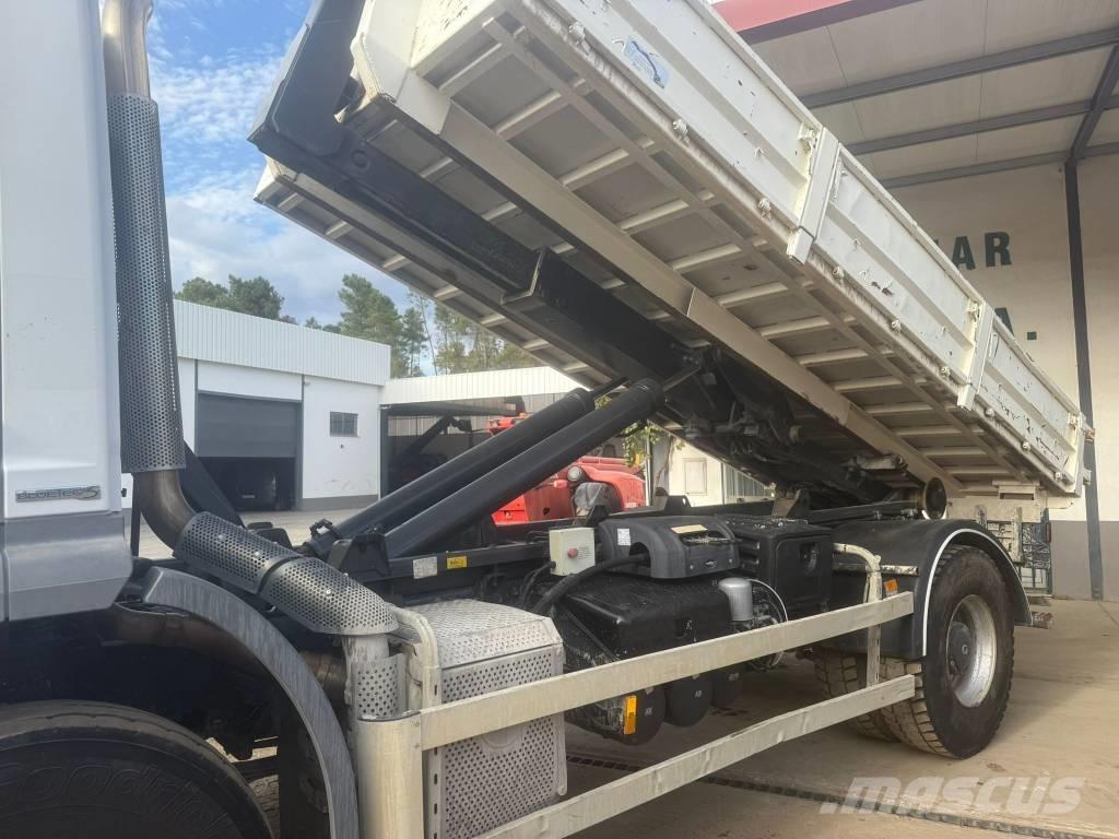 Mercedes-Benz 1833 Rol kiper kamioni s kukama za dizanje