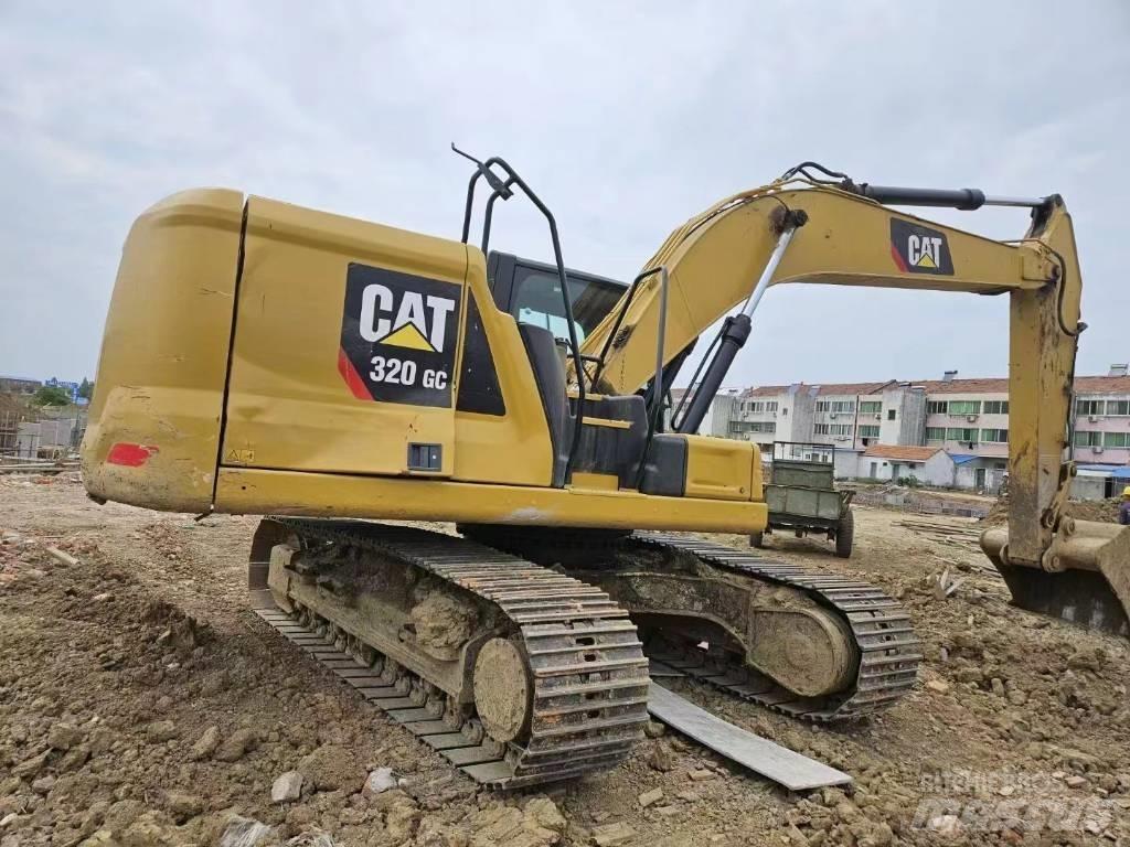 CAT 320 GC Midi bageri 7t – 12t
