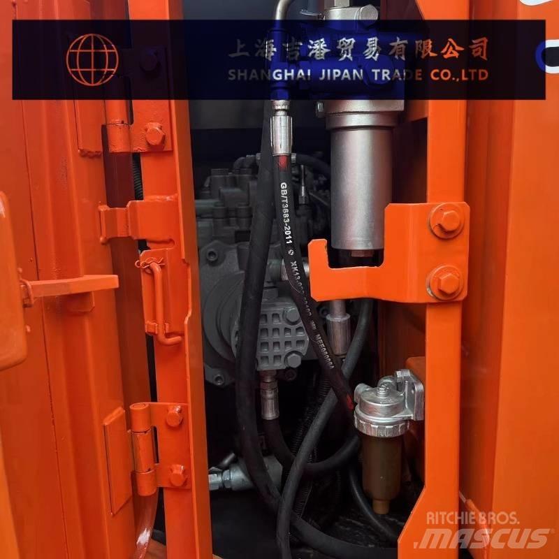Hitachi ZX 135 Bageri gusjeničari