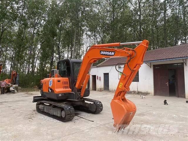 Doosan dx60 Bageri gusjeničari