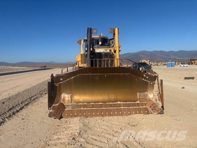 CAT D 8 T Buldožeri gusjeničari