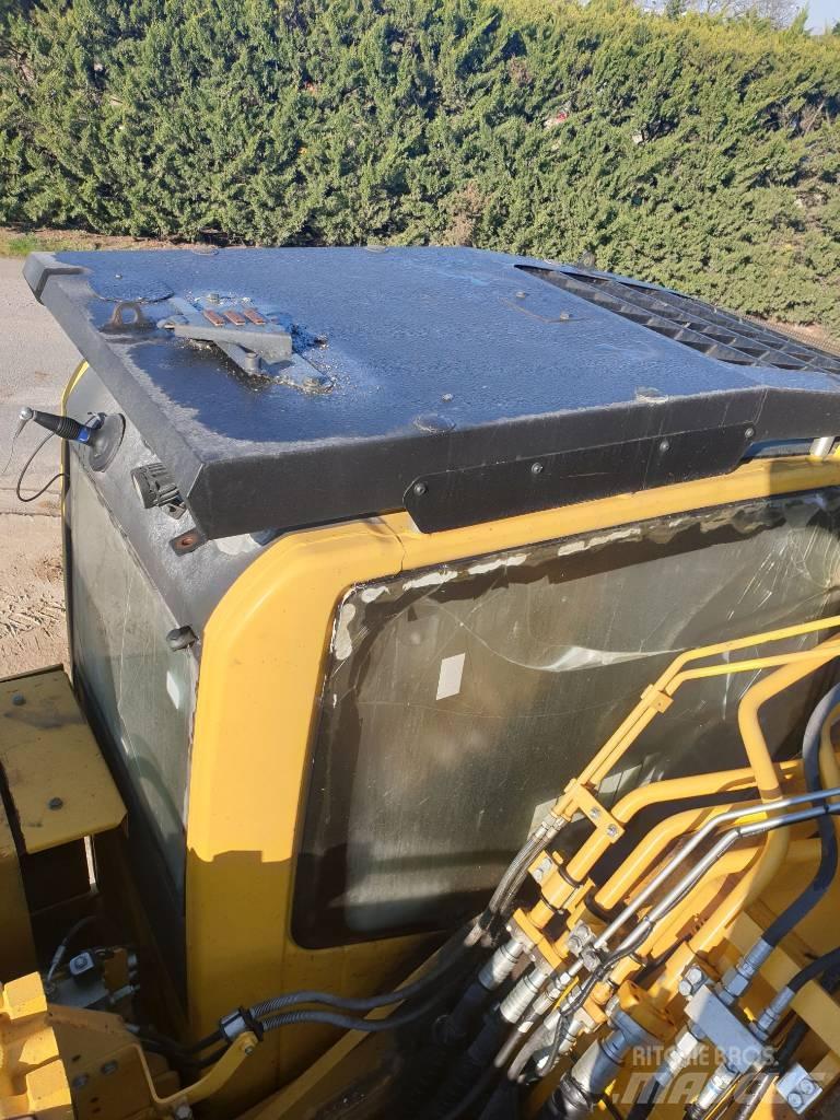 Komatsu PC490LC-11 Bageri gusjeničari