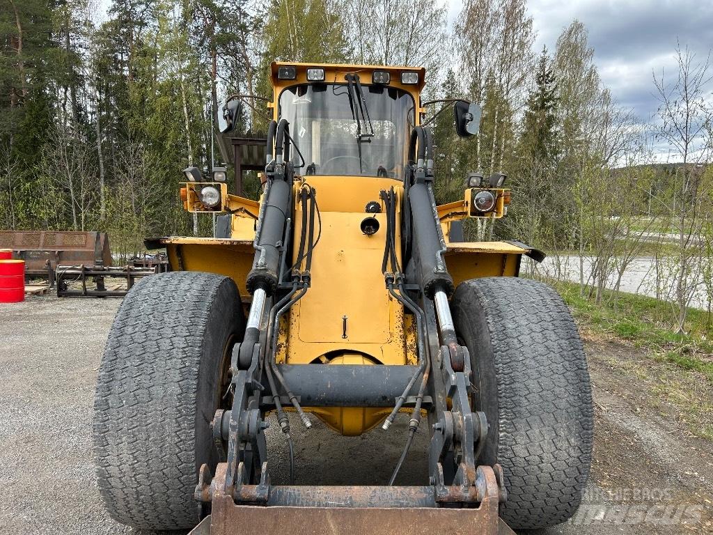 Volvo L 120 Utovarivači na kotačima