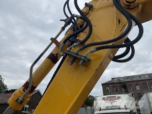 Komatsu PW110MR-11 Bageri na kotačima
