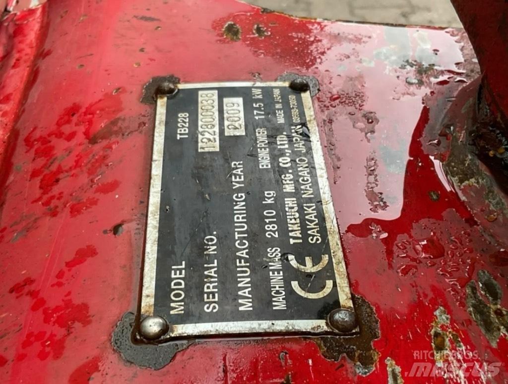 Takeuchi TB228 Mini bageri <7t