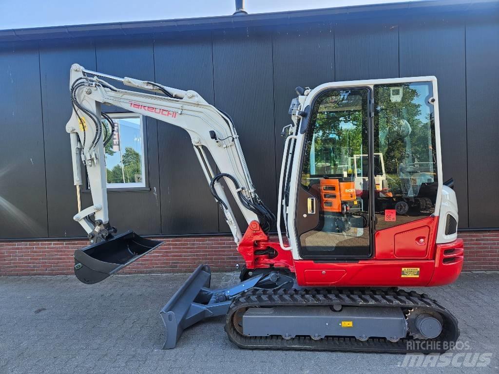 Takeuchi TB 240 Mini bageri <7t