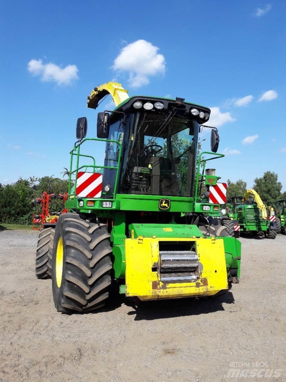 John Deere 7350 Strojevi za krmu na vlastiti pogon
