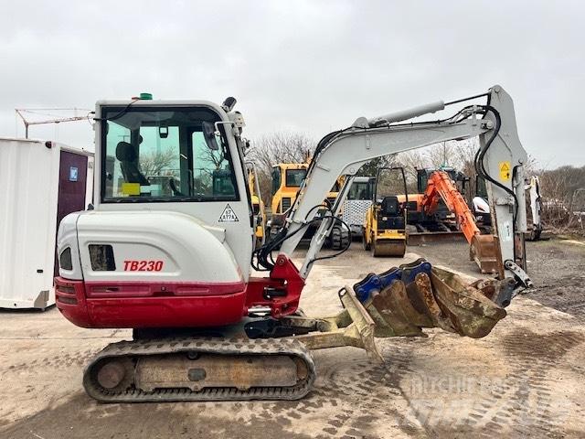 Takeuchi TB 230 Mini bageri <7t