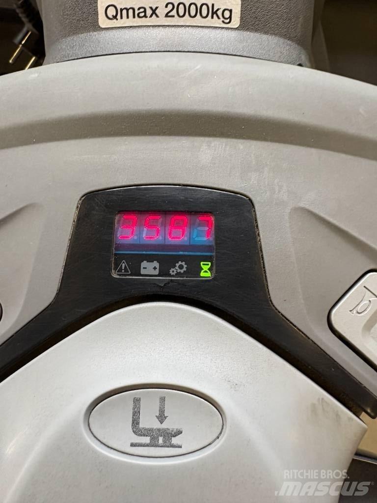 Cesab P 320 Nisko podizni električni viličar sa platformu