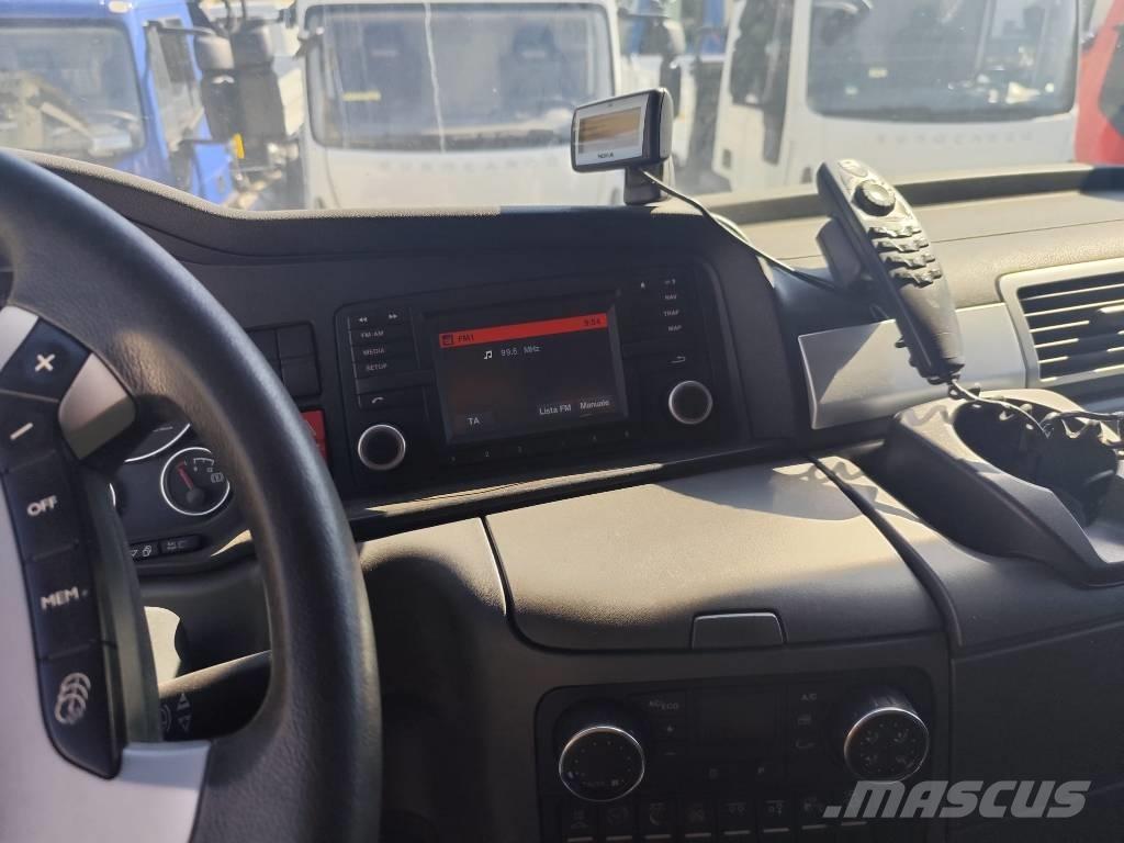 MAN TGX 26.440 Kamioni s ravnim pločom / vitlom