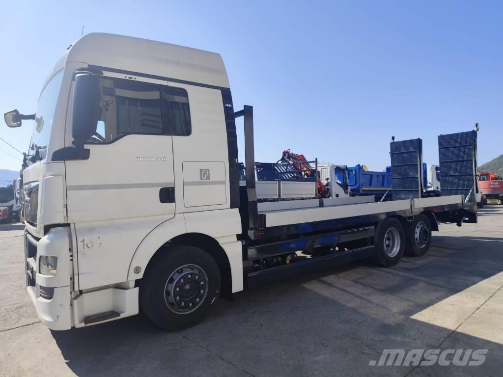 MAN TGX 26.440 Kamioni s ravnim pločom / vitlom