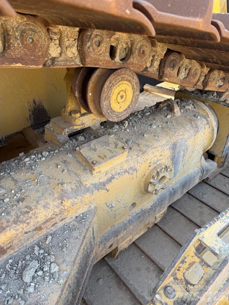 CAT D 6 T LGP Buldožeri gusjeničari