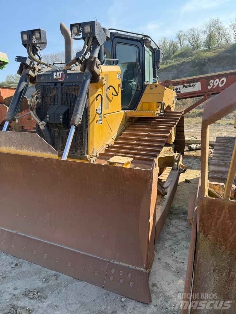 CAT D 6 T LGP Buldožeri gusjeničari