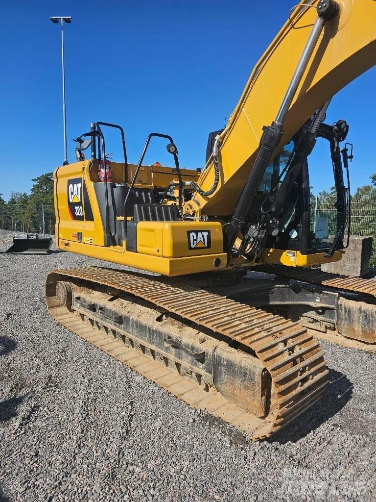 CAT 323 Bageri gusjeničari