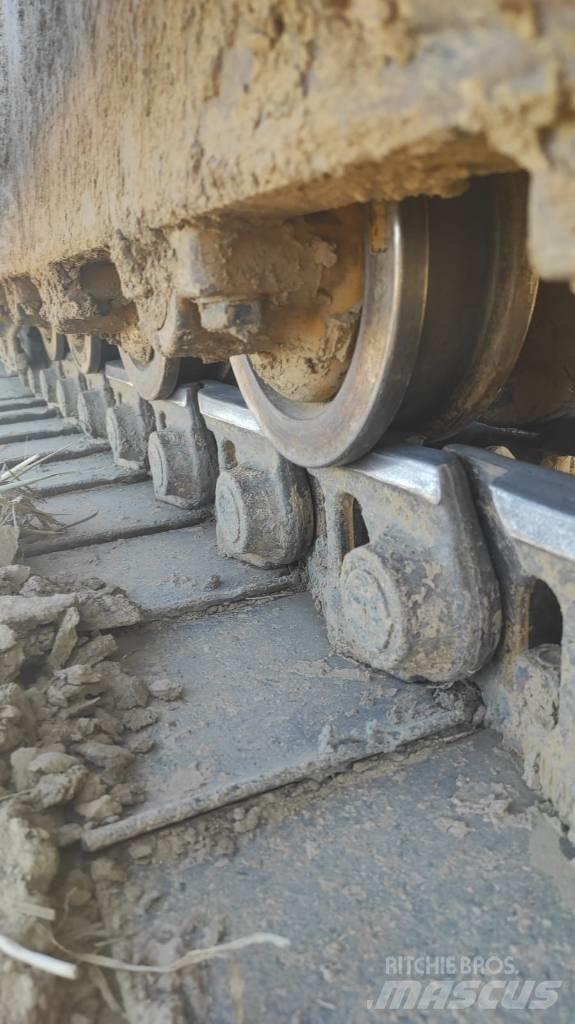 CAT D 6 R Buldožeri gusjeničari