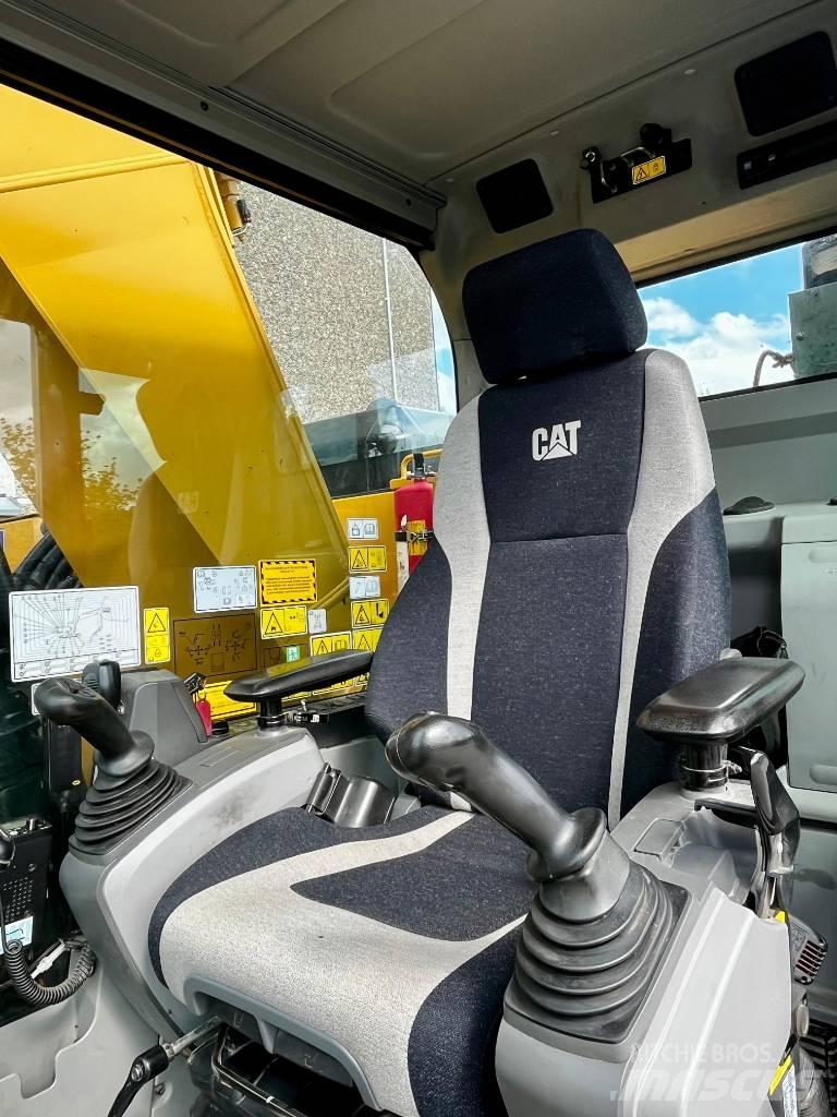 CAT 325 Bageri gusjeničari