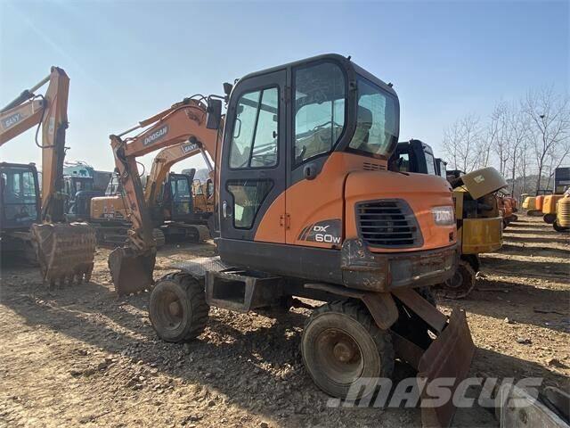 Doosan DX60W Bageri na kotačima