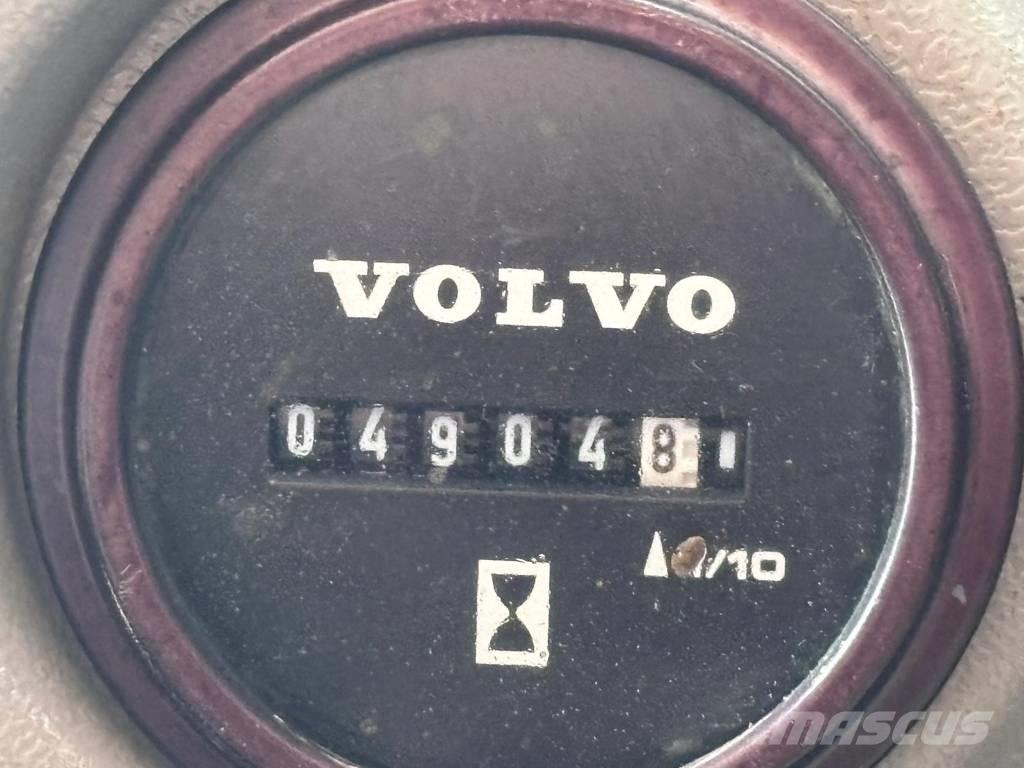Volvo EC 140 E Bageri gusjeničari
