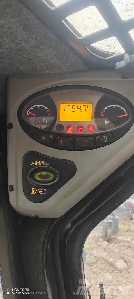 Bobcat S 220 Skid steer mini utovarivači