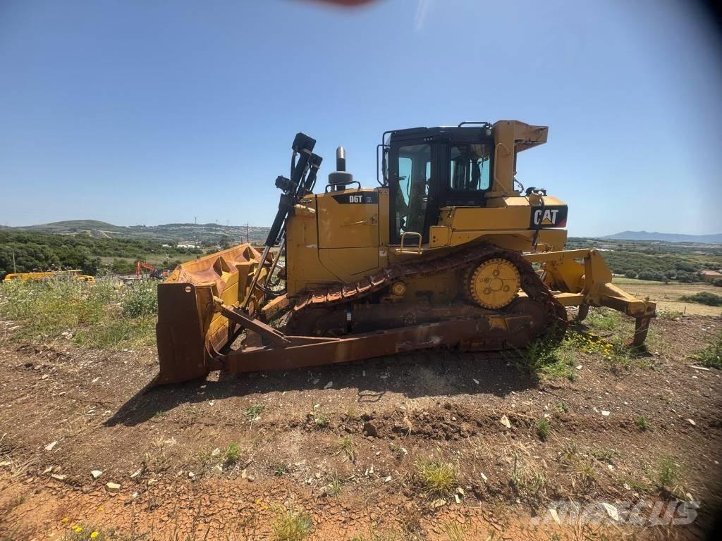 CAT D 6 T XL Buldožeri gusjeničari