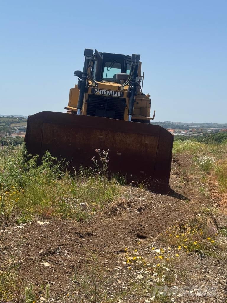 CAT D 6 T XL Buldožeri gusjeničari