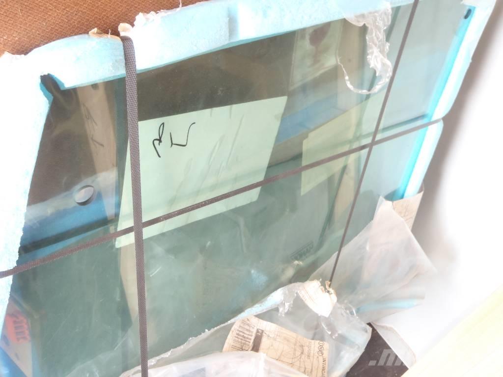 Fermec 860 Kabine i unutrašnjost