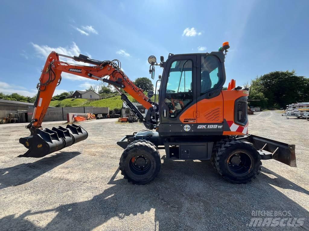 Develon DX 100 W-7 Bageri na kotačima