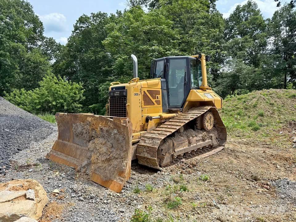 CAT D 6 N XL Buldožeri gusjeničari