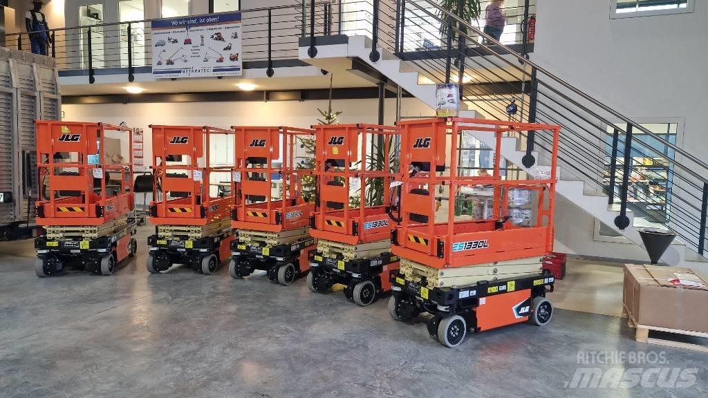 JLG ES 1330 L Škaraste platforme