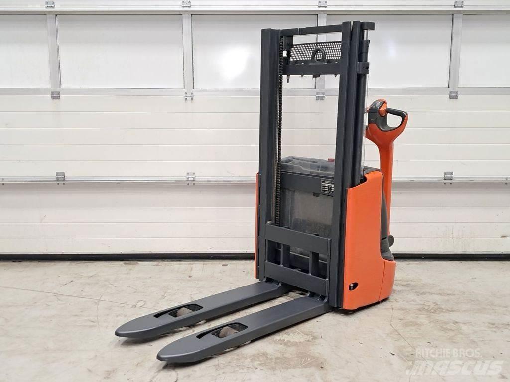 Linde L10B Ručni električni viličar