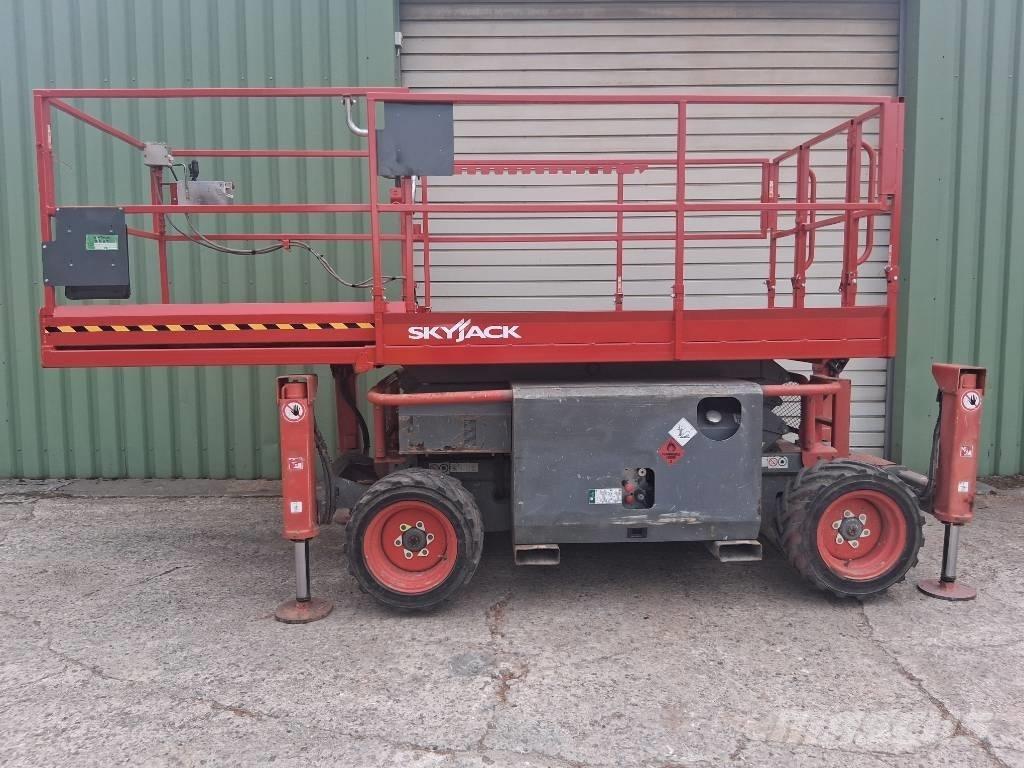SkyJack SJ 6826 RT Škaraste platforme