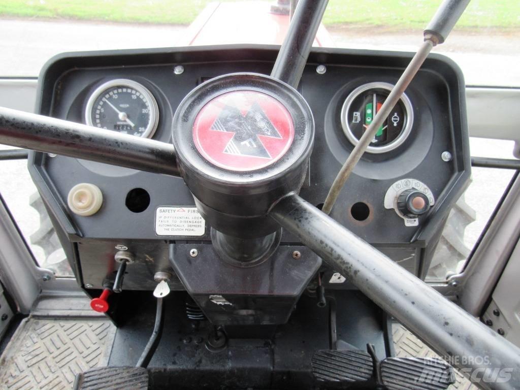Massey Ferguson 690 Traktori