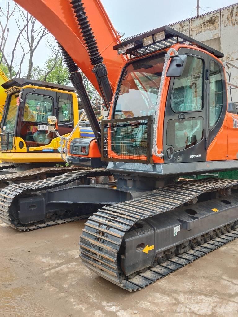 Doosan DX300 Bageri gusjeničari